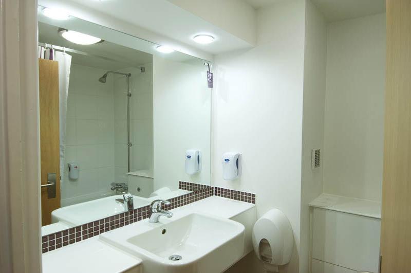 Premier Inn Portsmouth 霍恩迪安 外观 照片