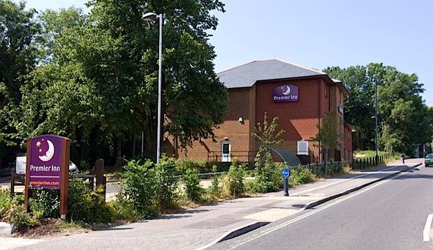 Premier Inn Portsmouth 霍恩迪安 外观 照片